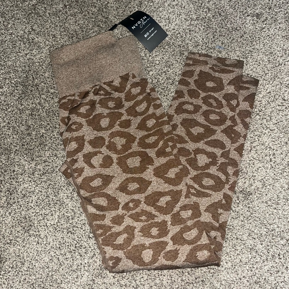 NWT NVGTN Leggings
